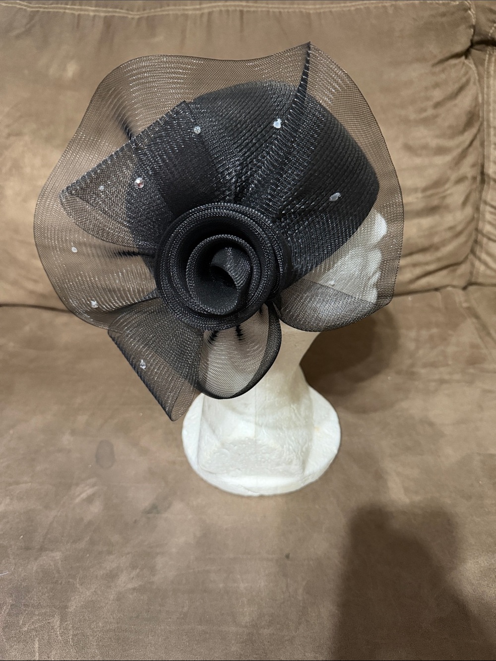 Arlin Chic Black Women’s Fascinator Hat with Sculpted Net Bow